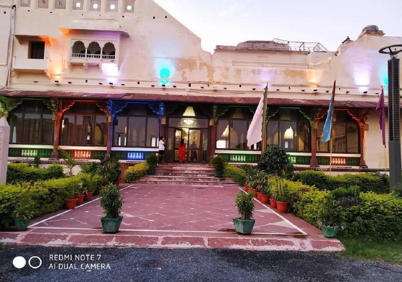 Mpt Sheesh Mahal, Orchha Hotel Exterior foto