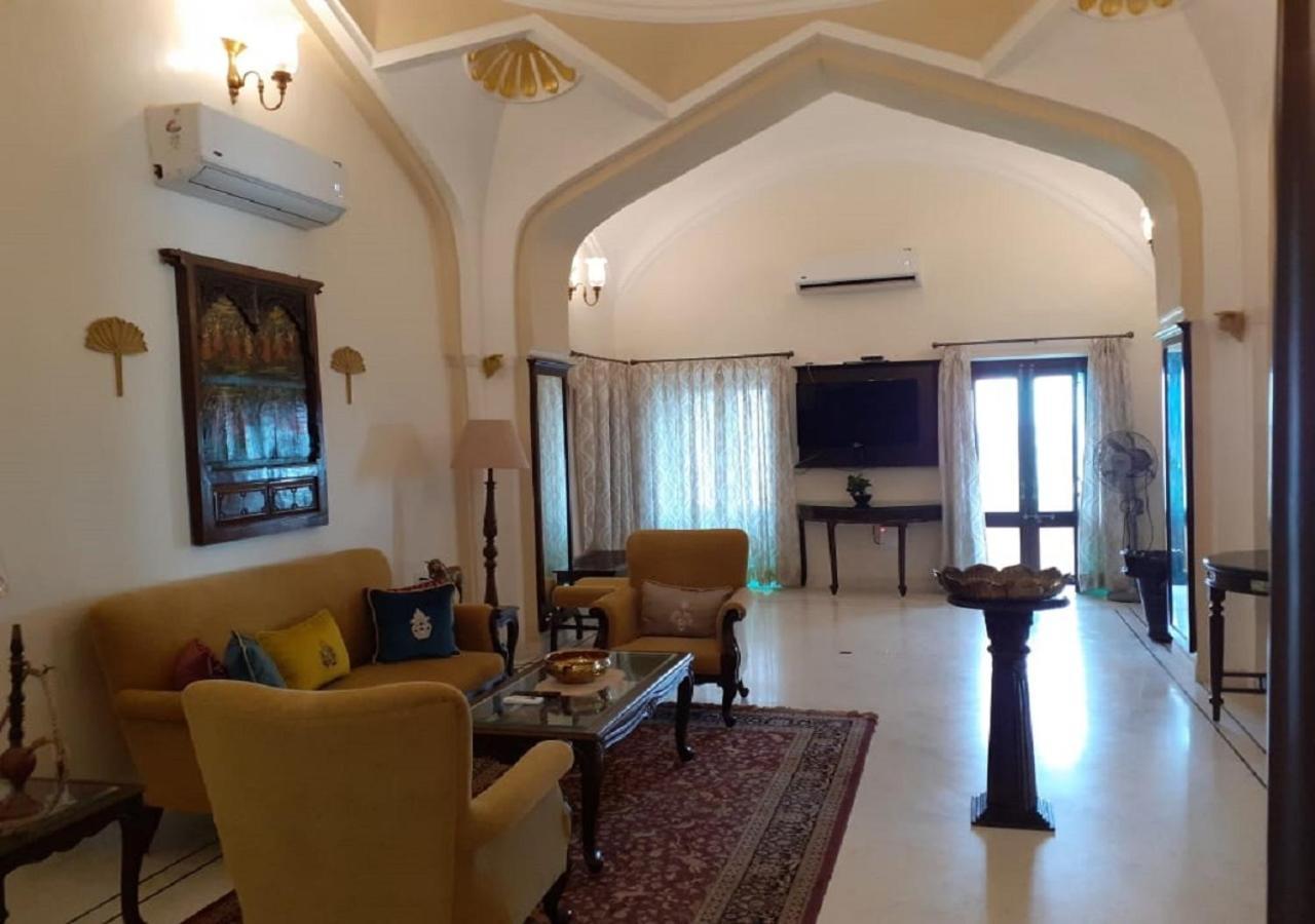 Mpt Sheesh Mahal, Orchha Hotel Exterior foto