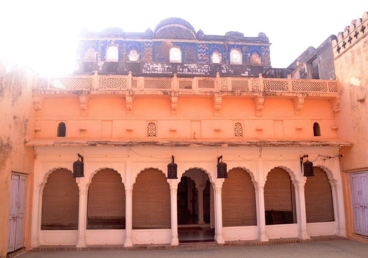 Mpt Sheesh Mahal, Orchha Hotel Exterior foto